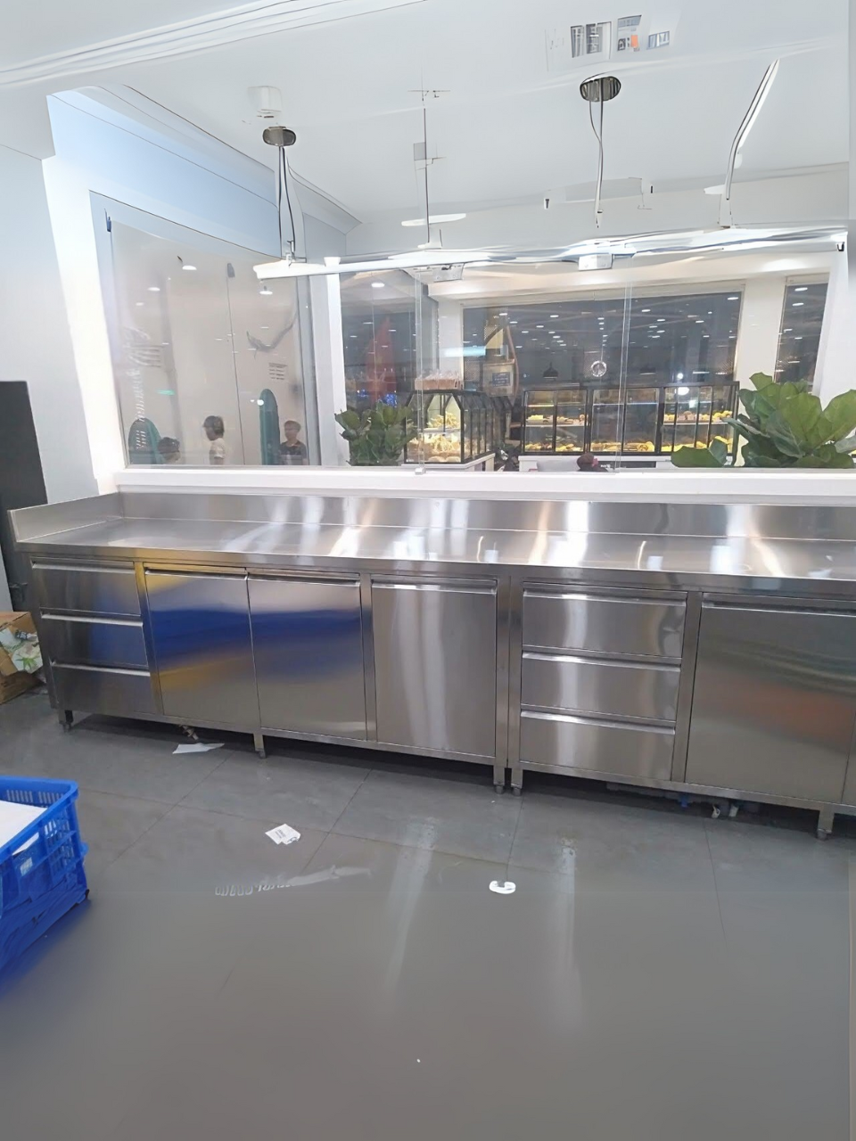 Bàn inox làm việc cửa mở
